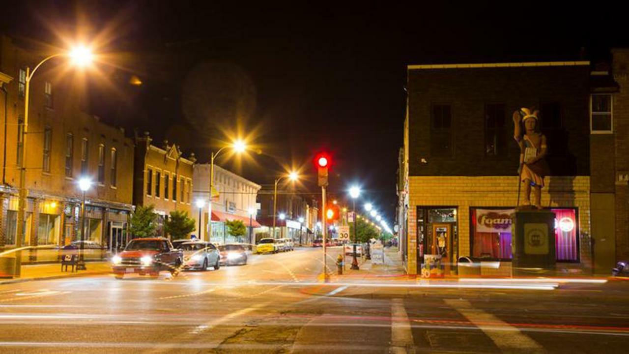 Luxury Apt W/ Spectrum Mood Lighting - Historic Cherokee Street Antique Row Maryland Heights Exterior foto